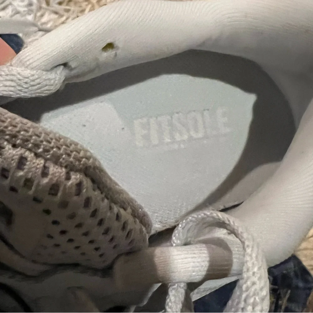 NIKE FLEX 2017 RUN Training Shoes in gray